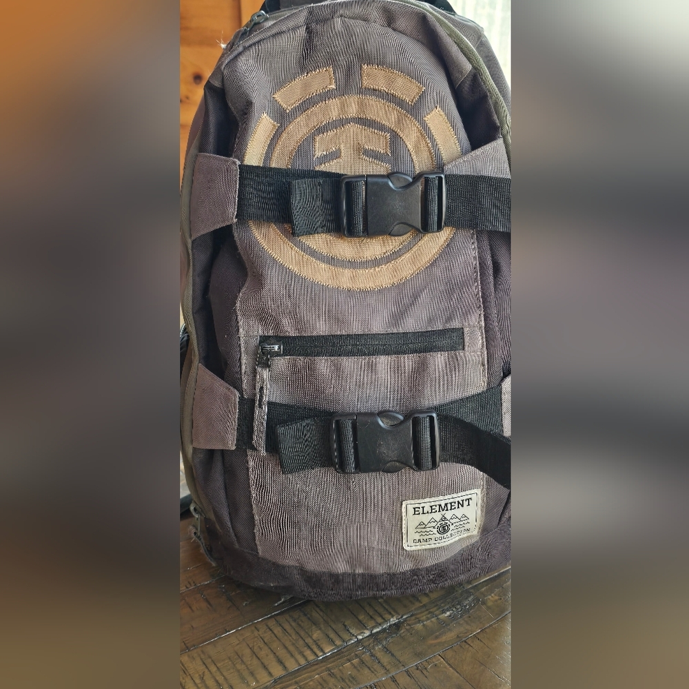 Element Camp Collection Mohave Hiking Skate Backpack Army Green olive